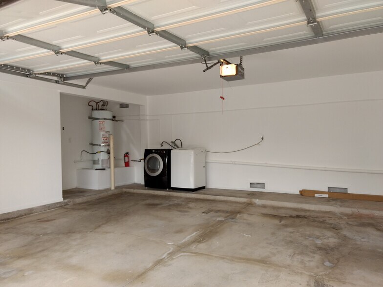 More Photos Of 16015 Halldale Ave, Gardena Multifamily For Sale