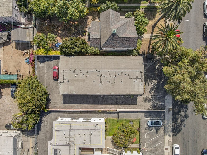More Photos Of 1143 W 28th St, Los Angeles Multifamily For Sale