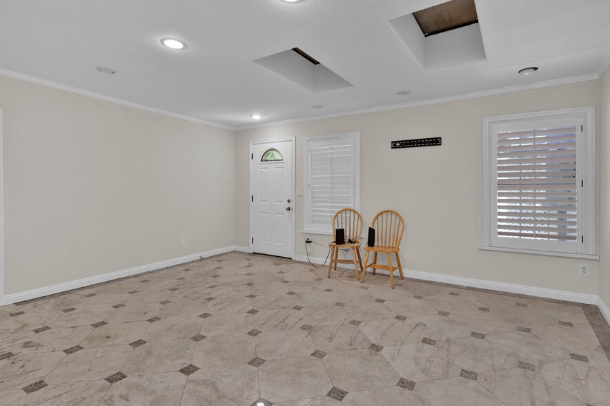 More Photos Of 801 W Whittier Blvd, La Habra Storefront Retail Residential For Sale