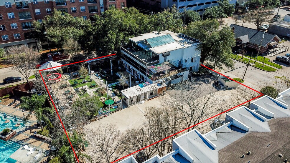 More Photos Of 1916 Baldwin St, Houston Bar For Lease