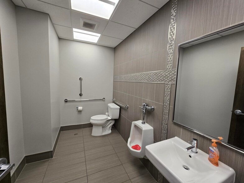 More Photos Of 2140-2150 St Clair Ave, Cleveland Warehouse For Sale