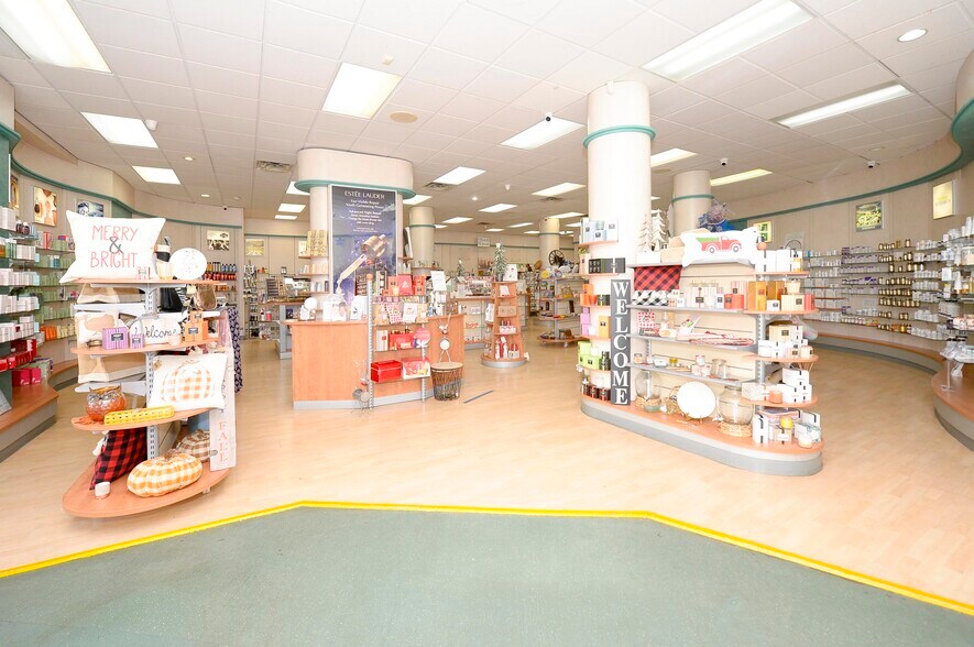 More Photos Of 66 E Ridgewood Ave, Ridgewood General Retail For Lease