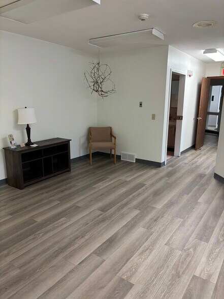 More Photos Of 1026 Hilton Parma Rd, Hilton Office For Lease