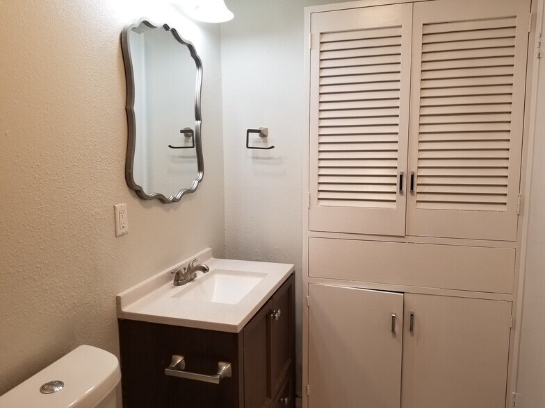 More Photos Of 1635 W Mulberry Ave, San Antonio Apartments For Sale