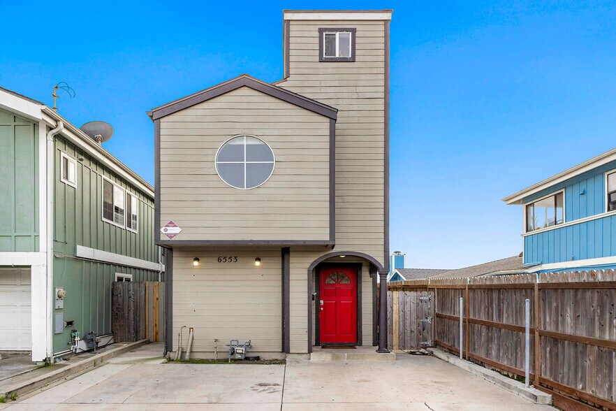 More Photos Of 6553 Del Playa Dr, Goleta Apartments For Sale