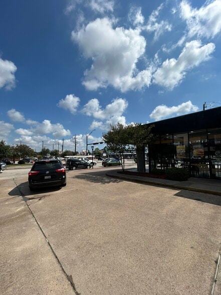More Photos Of 5300 Kirby Dr, Houston Restaurant For Lease