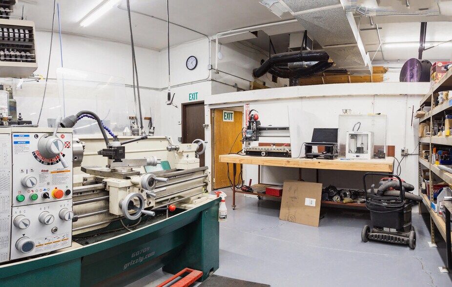 More Photos Of 2002 Fruitvale Blvd, Yakima Warehouse For Sale