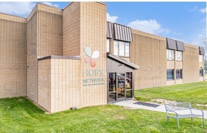 More Photos Of 1110 Eldon Baker Dr, Flint Office Residential For Lease