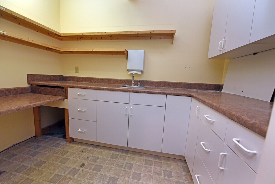 More Photos Of 10 Deer Crossing Trl, Blairsville Office For Sale