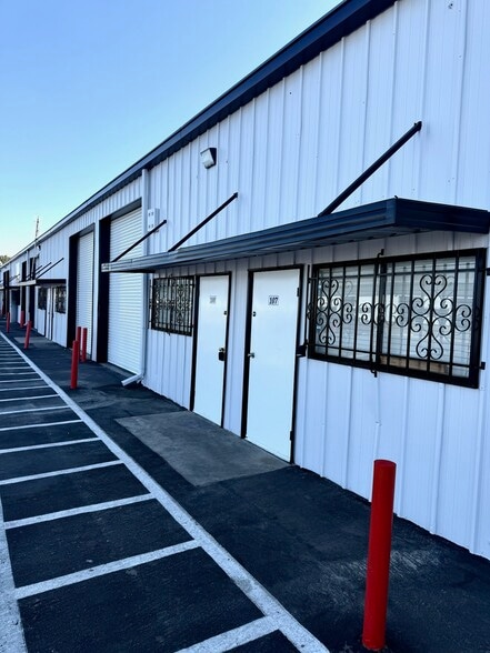 More Photos Of 3164 N Marks Ave, Fresno Warehouse For Sale