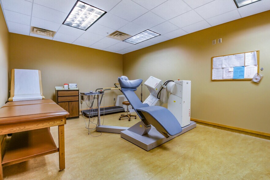 More Photos Of 659 W Hamilton Ave, Eau Claire Medical For Sale