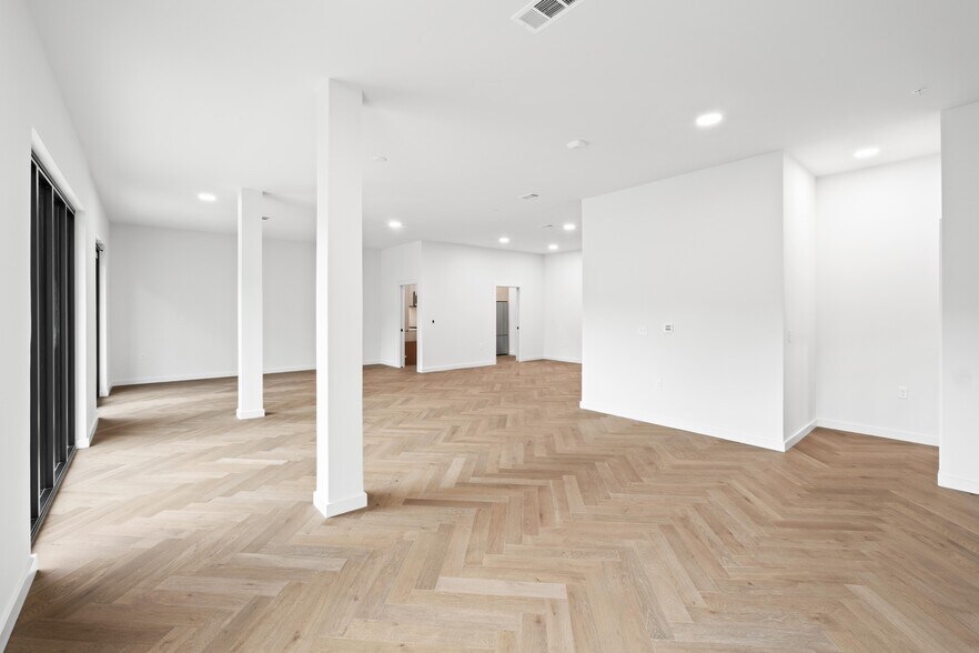 More Photos Of 2209 S First St, Austin Apartments For Sale