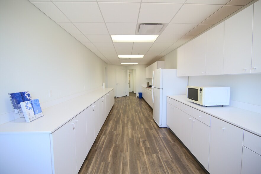 More Photos Of 301 NW 63rd St, Oklahoma City Office For Lease