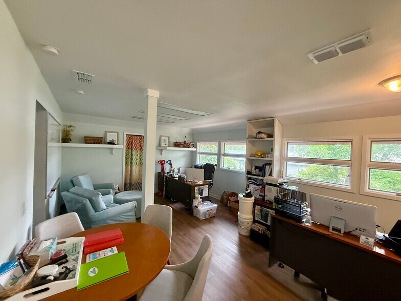 More Photos Of 1411 S 14th St, Fernandina Beach Office For Lease