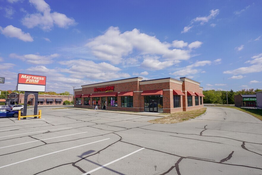 More Photos Of 4810 N Clinton St, Fort Wayne Storefront For Lease