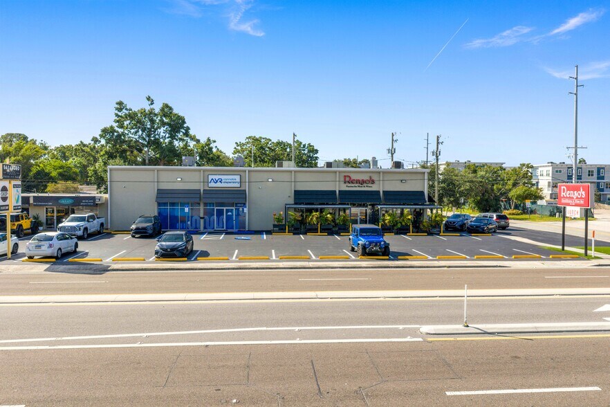 More Photos Of 3636-3640 W Kennedy Blvd, Tampa Storefront For Lease