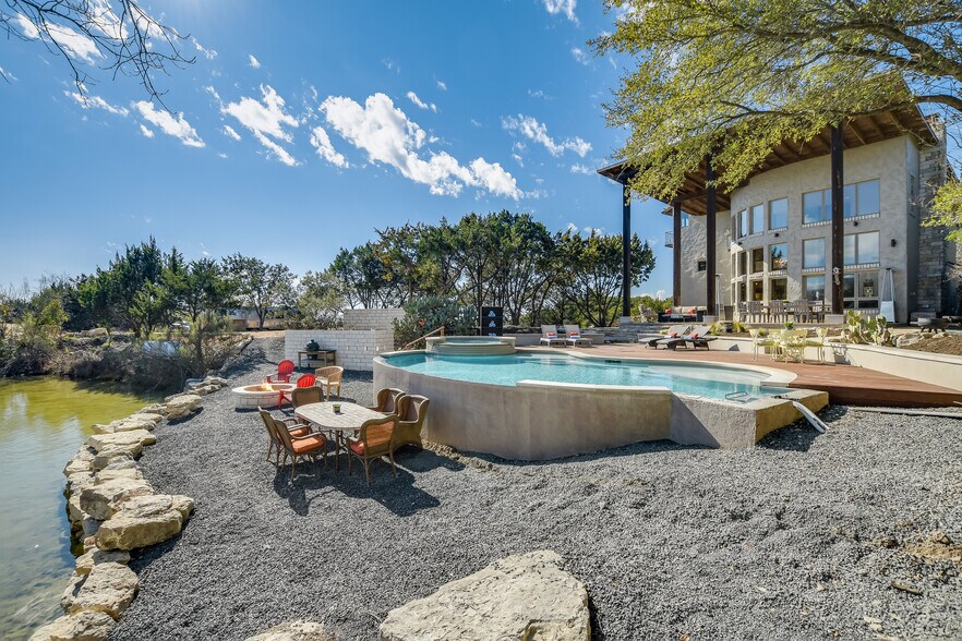 More Photos Of 610 Crystal Creek Dr, Austin Specialty For Sale