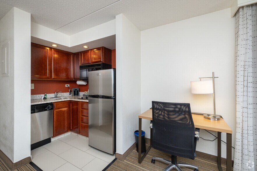 More Photos Of 3400 Edinborough Way, Edina Hotel For Sale