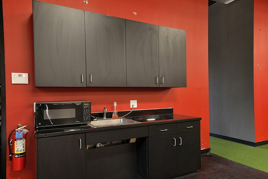 More Photos Of 8101 Kuykendahl Rd, The Woodlands Office For Lease