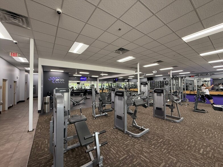 More Photos Of 4251 Ramsey St, Fayetteville General Retail For Lease