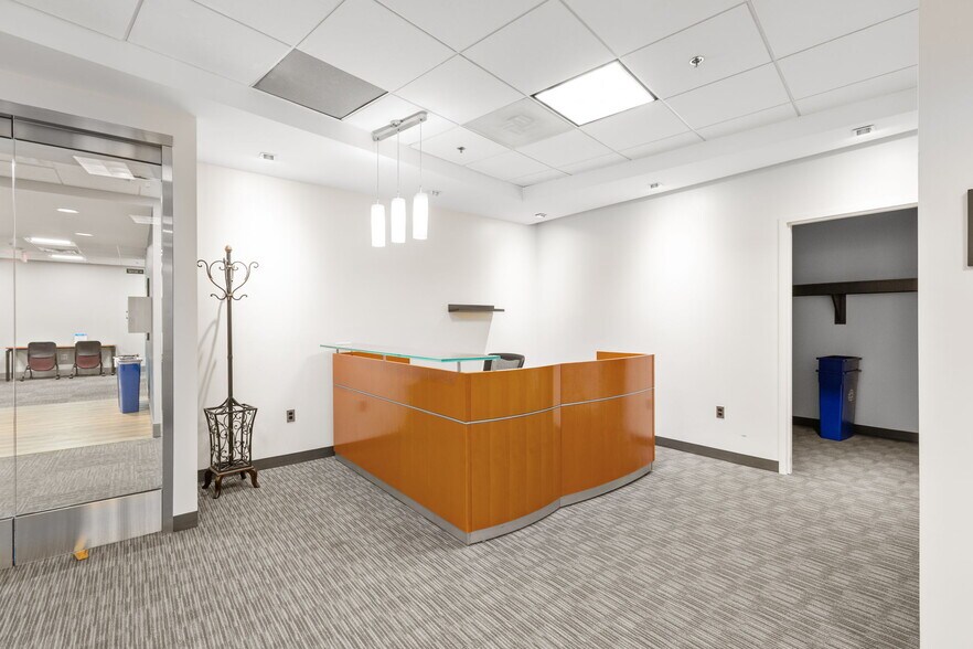 More Photos Of 10 Center St, Stafford Office For Lease