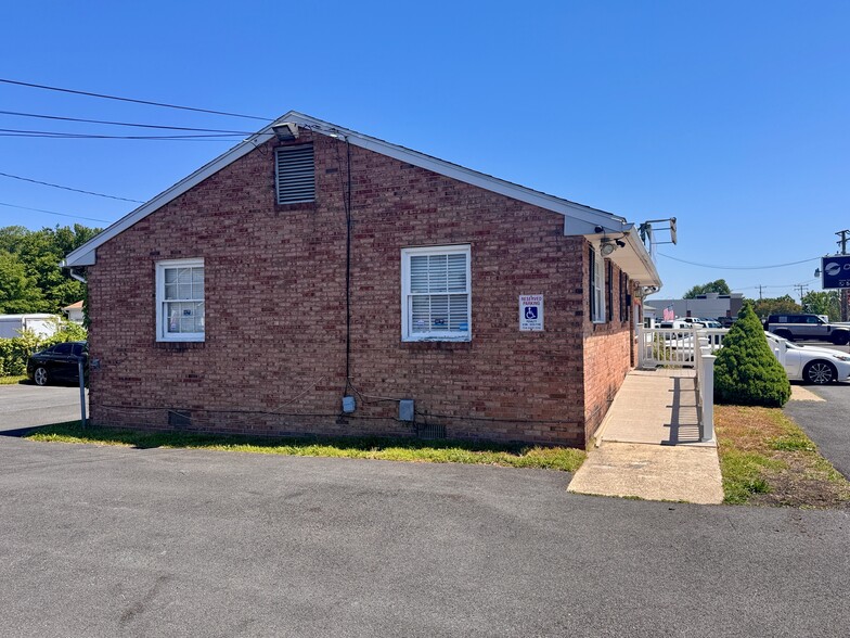 More Photos Of 4615 Ewell Rd, Fredericksburg Office For Sale