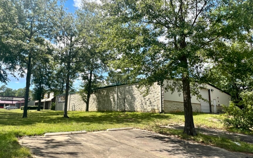 More Photos Of 1906 Ross Clark Cir, Dothan Warehouse For Sale