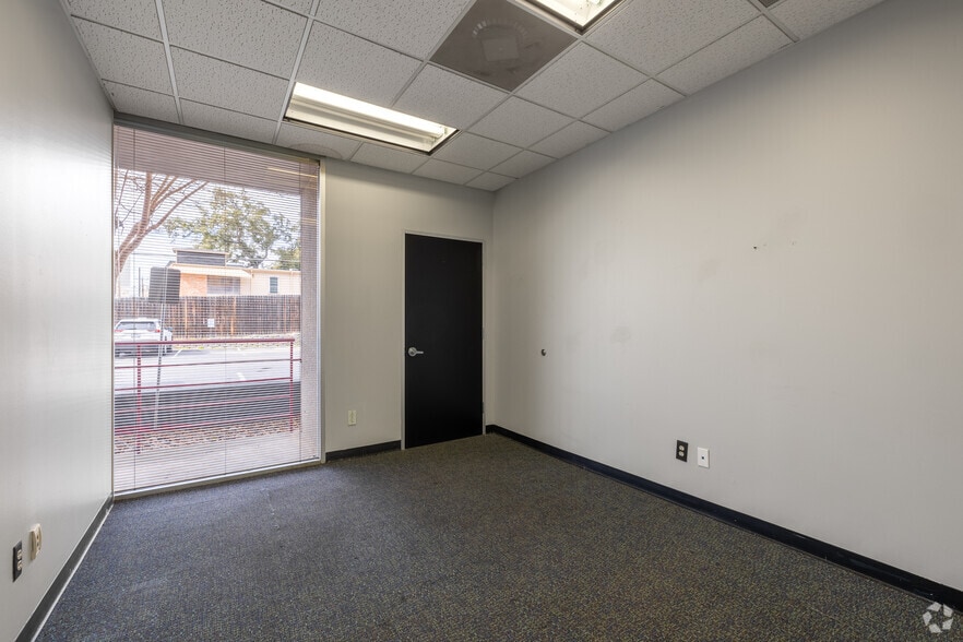 More Photos Of 3463 Magic Dr, San Antonio Office For Lease