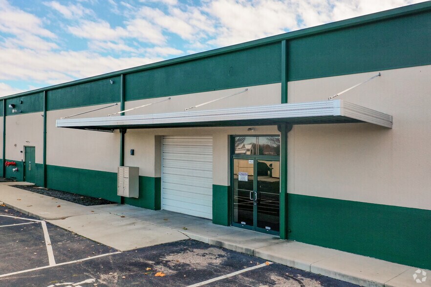 More Photos Of 865 W Market St, Troy Unknown For Lease