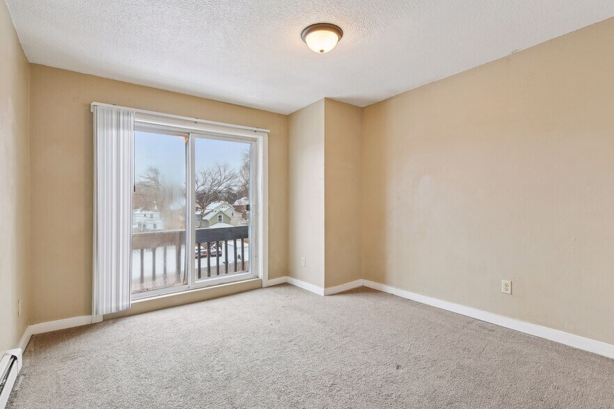 More Photos Of 953 Desoto St, Saint Paul Apartments For Sale