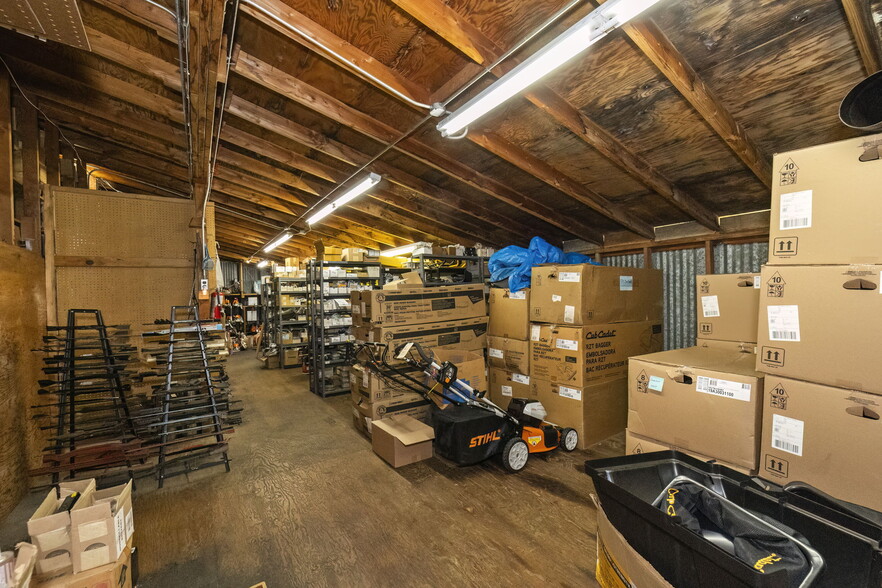 More Photos Of 901 Bay St, Port Orchard Storefront For Sale