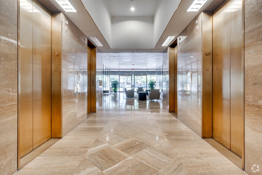 More Photos Of 6655 Travis St, Houston Medical For Lease
