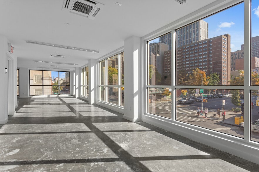 More Photos Of 355 Grand St, New York Apartments For Lease