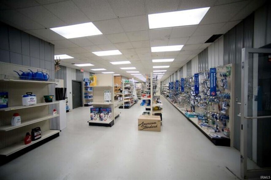 More Photos Of 7362 Russell Dr, Bicknell General Retail For Sale