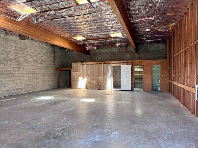 More Photos Of 524 Market St, Klamath Falls Warehouse For Lease