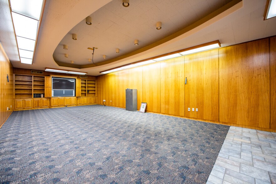 More Photos Of 401 W Texas Ave, Midland Office For Lease