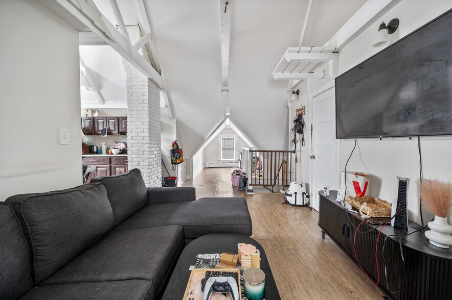 More Photos Of 21 Main St, Kingston Apartments For Sale