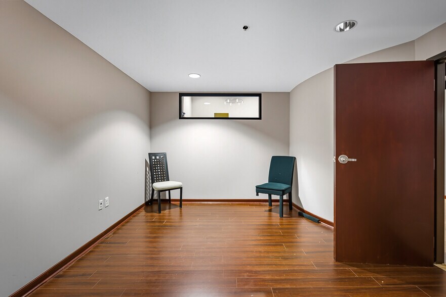 More Photos Of 1622 W Main St, Richmond Storefront Retail Office For Sale