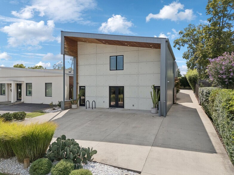 More Photos Of 2517 White Ave, Nashville Office Residential For Sale