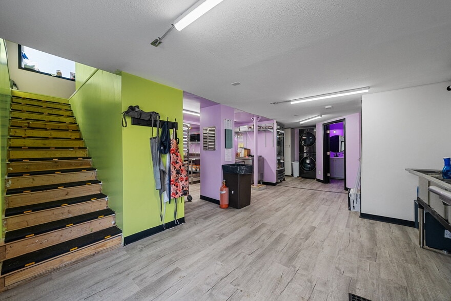 More Photos Of 2037 Fort Campbell Blvd, Clarksville Storefront Retail Office For Sale