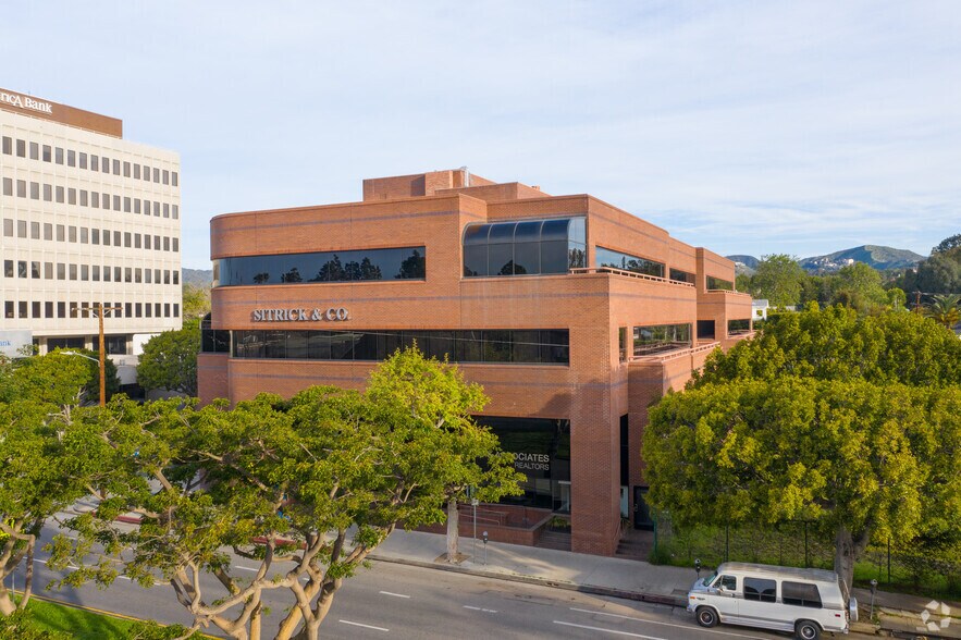 More Photos Of 11999 San Vicente Blvd, Los Angeles Office For Lease