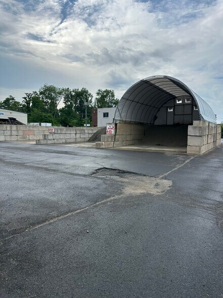 More Photos Of 238 Ledyard St, Hartford Auto Repair For Lease