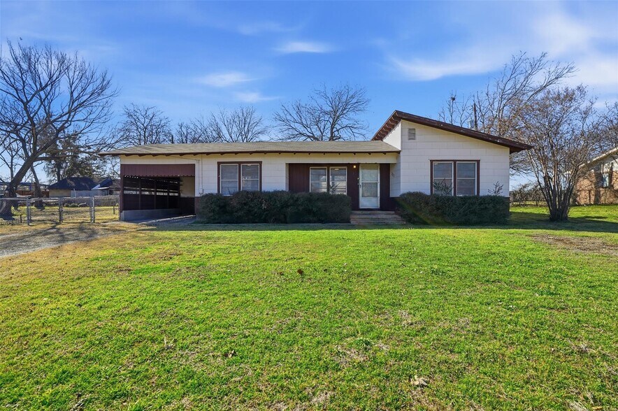 Primary Photo Of 321 W Highway 199, Springtown Office For Sale