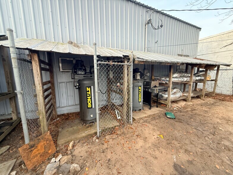 More Photos Of 2741 Boundary St, Beaufort Service For Sale