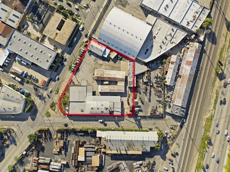 More Photos Of 1705 N Indiana St, Los Angeles Manufacturing For Lease