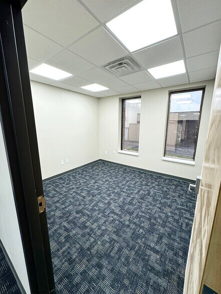 More Photos Of 340 Executive Dr, Troy Warehouse For Lease