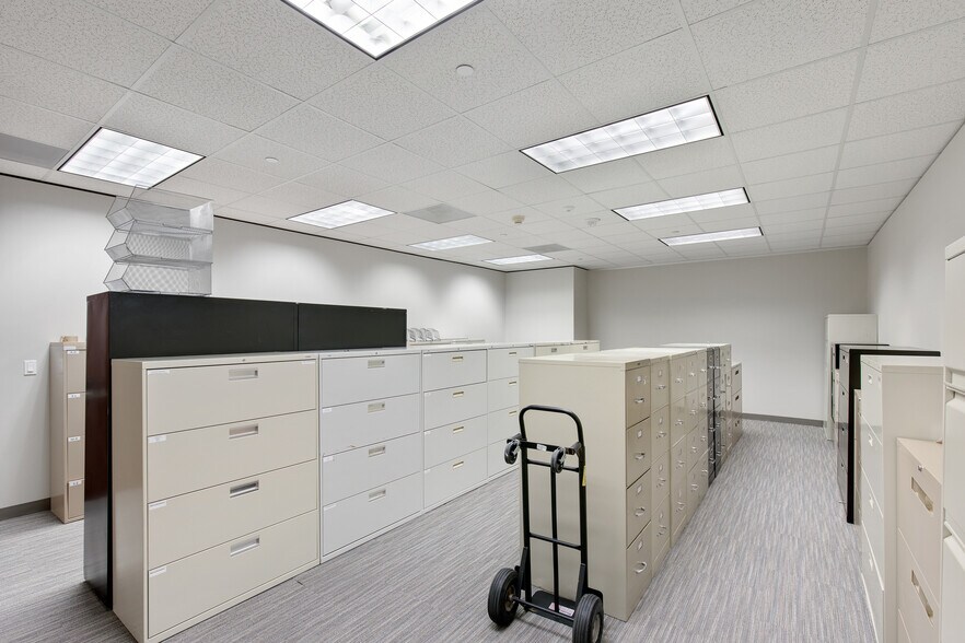More Photos Of 840 Gessner Rd, Houston Office For Lease