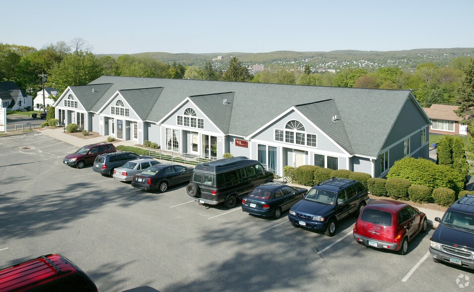 More Photos Of 733 E Main St, Torrington Medical For Lease