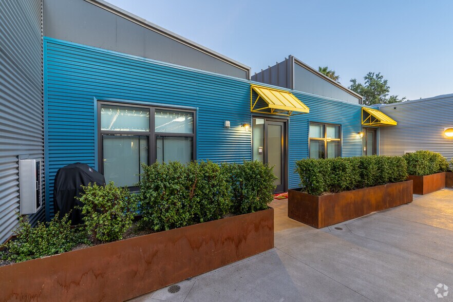 More Photos Of 330 S Cedros Ave, Solana Beach Apartments For Lease