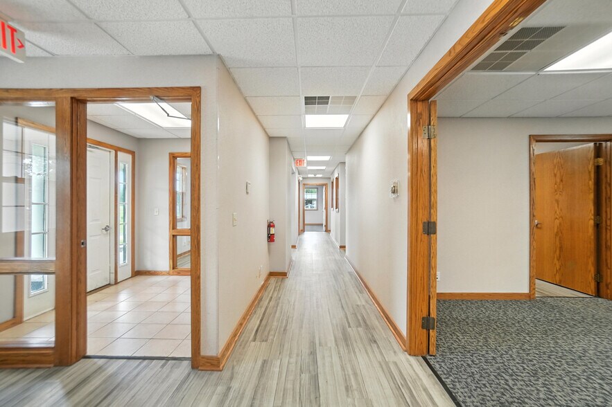 More Photos Of 675-681 Hopewell Dr, Heath Medical For Lease